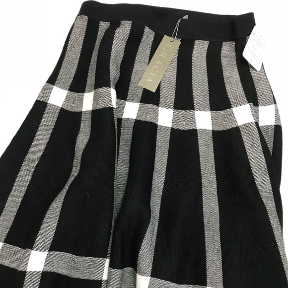 Gracia Dresses & Skirts - Checkered Knit Flare Skirt